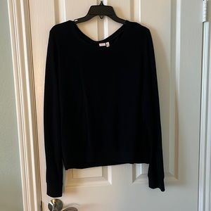 Simple black sweater size L